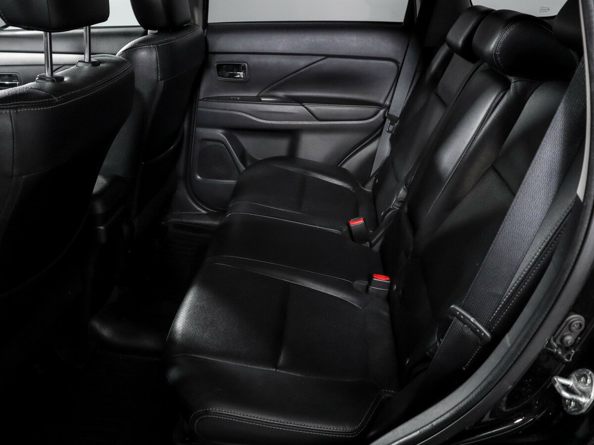 Mitsubishi Outlander III Рестайлинг 2, 2015 Фото №10