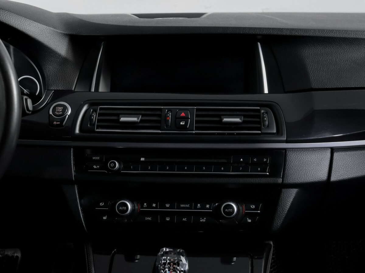 BMW 5 серии 528i VI (F10/F11/F07) Рестайлинг, 2014 Фото №13